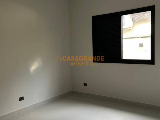 #13408 - Casa para Venda em Jacareí - SP - 3