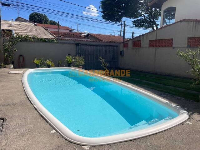 Casa para Venda em São José dos Campos - 4