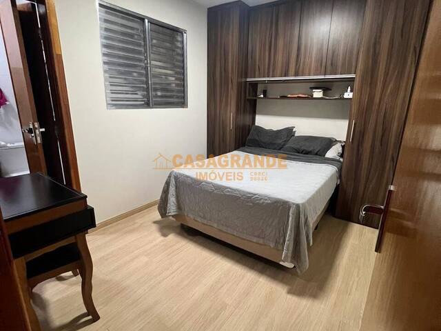 Casa para Venda em São José dos Campos - 4