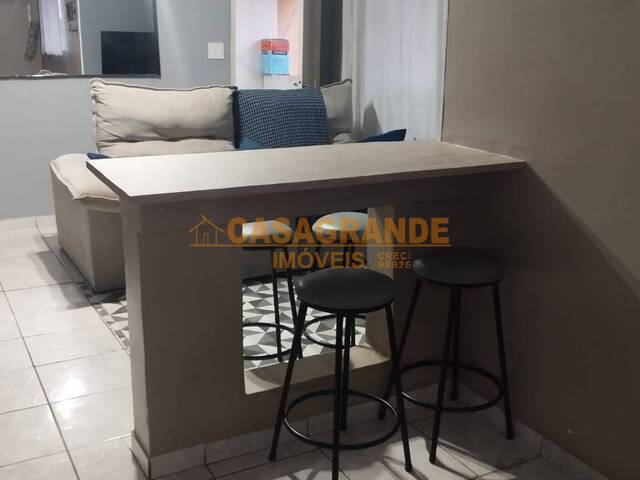 Casa para Venda em São José dos Campos - 4