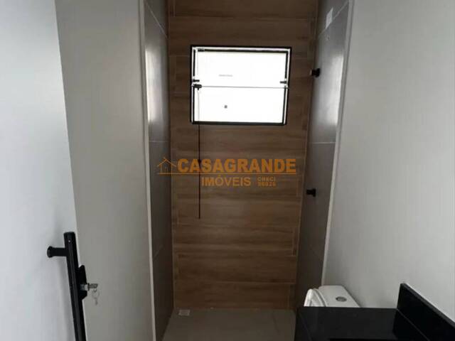 Casa para Venda em São José dos Campos - 5