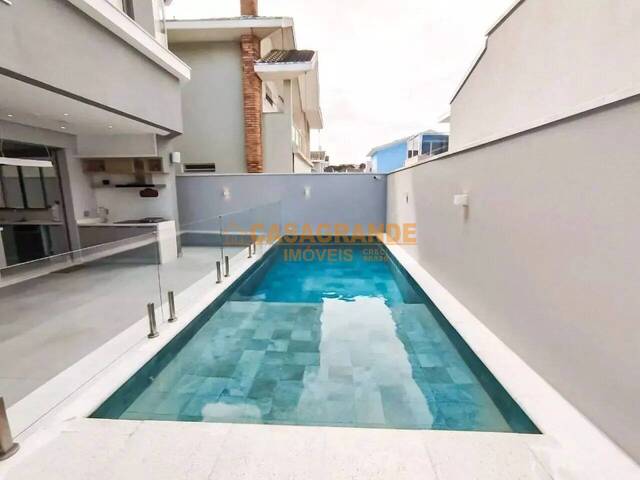 #13449 - Casa para Venda em Jacareí - SP - 2