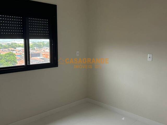 Apartamento para Venda em São José dos Campos - 4