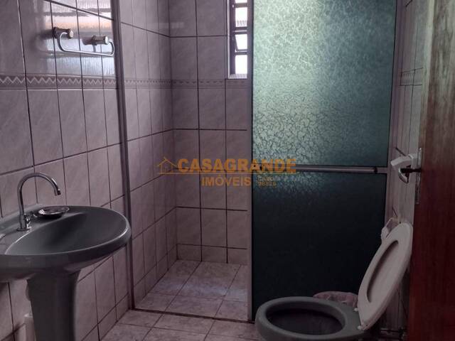Casa para Venda em São José dos Campos - 4