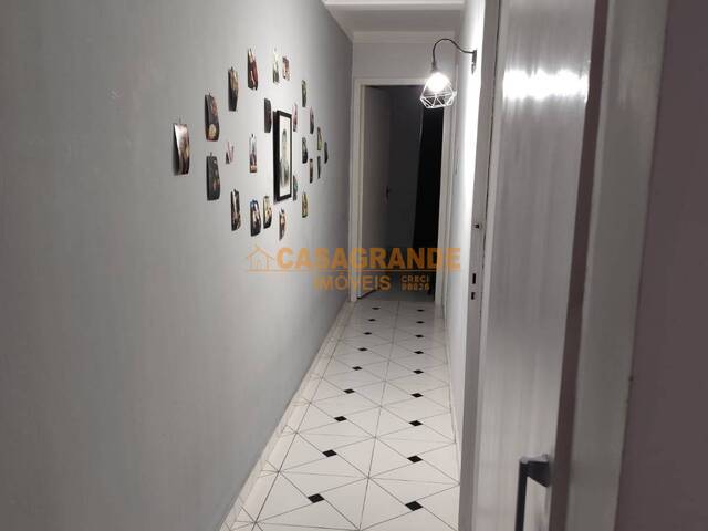 Casa para Venda em São José dos Campos - 4