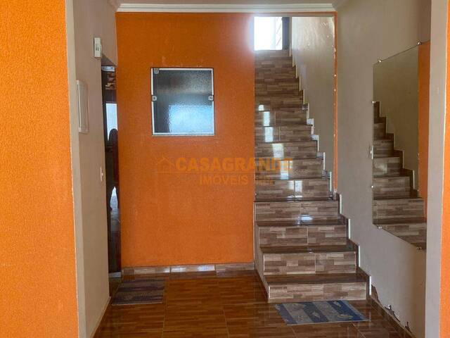 Casa para Venda em São José dos Campos - 4