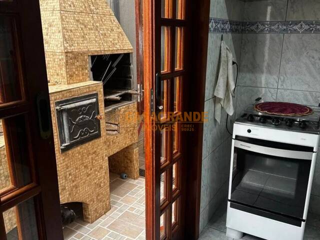 Casa para Venda em São José dos Campos - 5