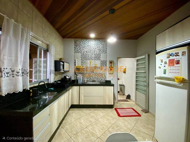 Casa para Venda em São José dos Campos - 4