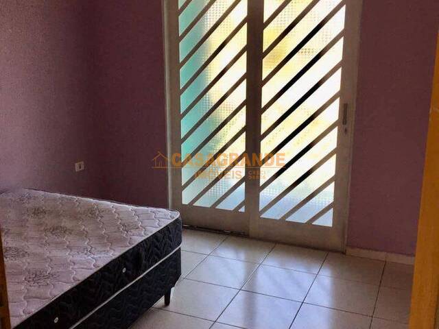 Casa para Venda em São José dos Campos - 4