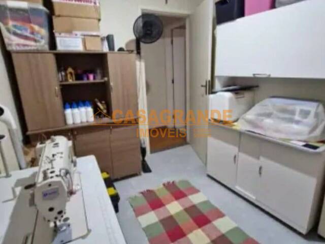Casa para Venda em São José dos Campos - 5