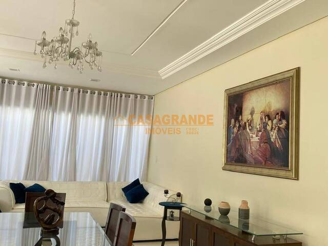 Casa para Venda em Jacareí - 4