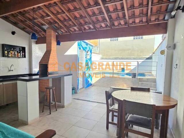 Casa para Venda em São José dos Campos - 4