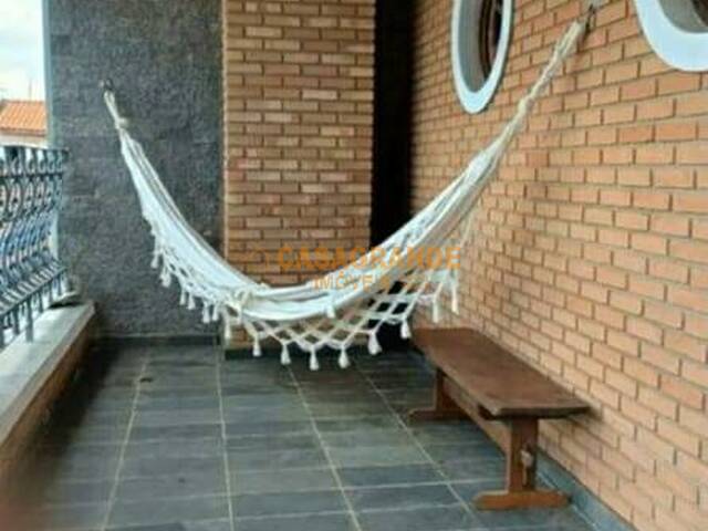 Casa para Venda em São José dos Campos - 4