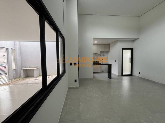 Casa para Venda em São José dos Campos - 5