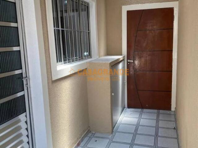 Casa para Venda em São José dos Campos - 4