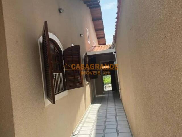 Casa para Venda em São José dos Campos - 5