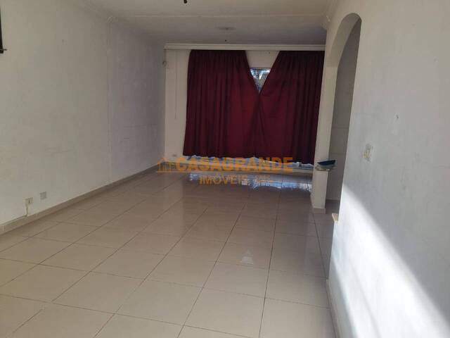 Casa para Venda em São José dos Campos - 4