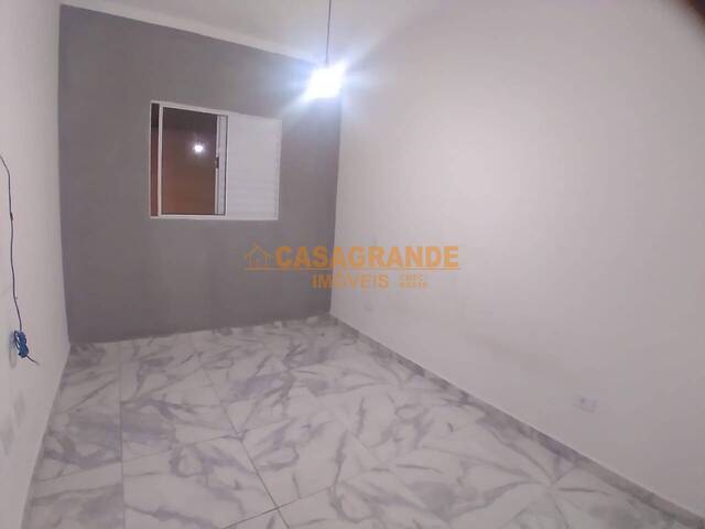 Bangalô para Venda em São José dos Campos - 4