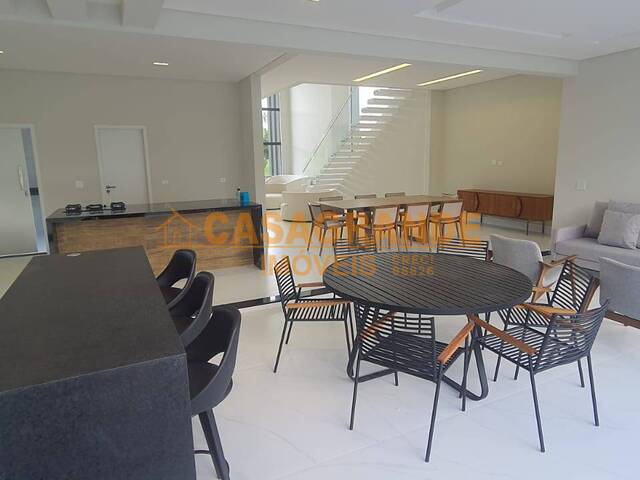 Casa para Venda em São José dos Campos - 4