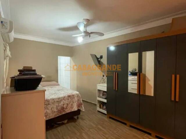 Casa para Venda em São José dos Campos - 5