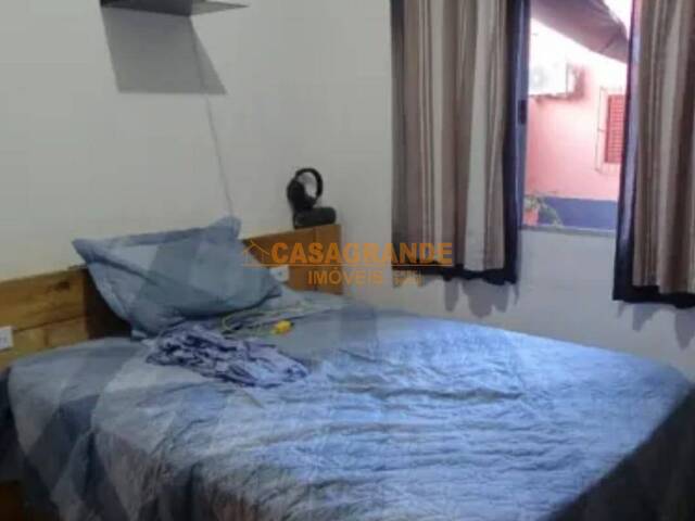 Casa para Venda em São José dos Campos - 5