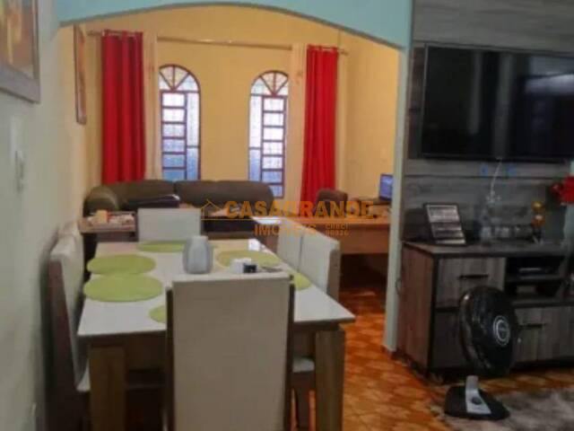 Casa para Venda em São José dos Campos - 4