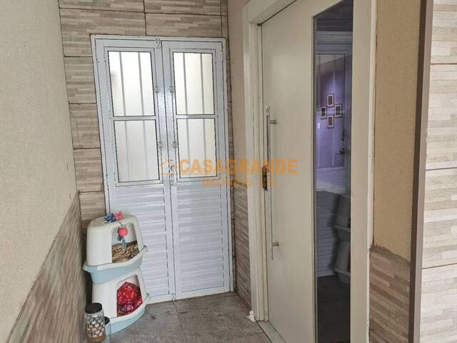 Casa para Venda em São José dos Campos - 4