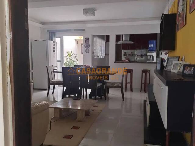 #13596 - Casa para Venda em São José dos Campos - SP - 2