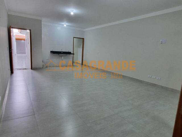 Casa para Venda em São José dos Campos - 4