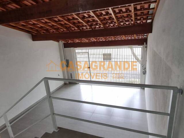 Casa para Venda em São José dos Campos - 2