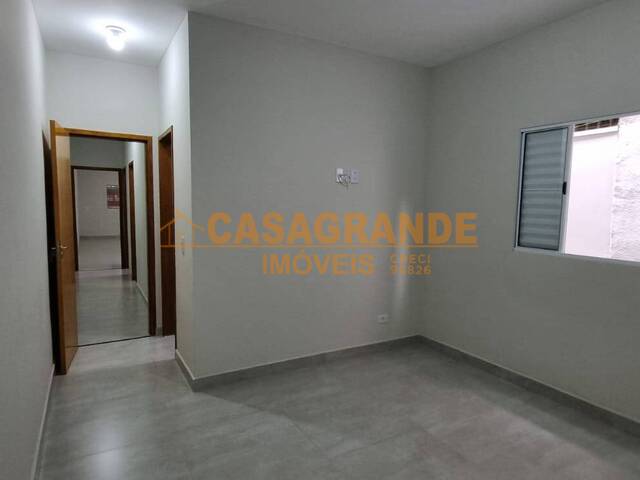 Casa para Venda em São José dos Campos - 5
