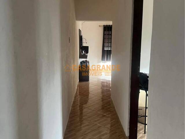 Casa para Venda em São José dos Campos - 5