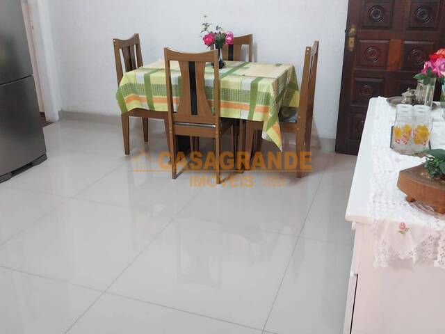 Casa para Venda em São José dos Campos - 5