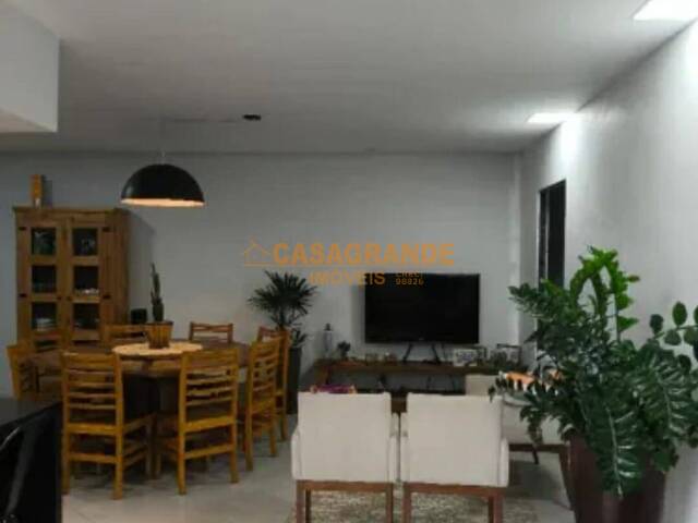 Casa para Venda em São José dos Campos - 5