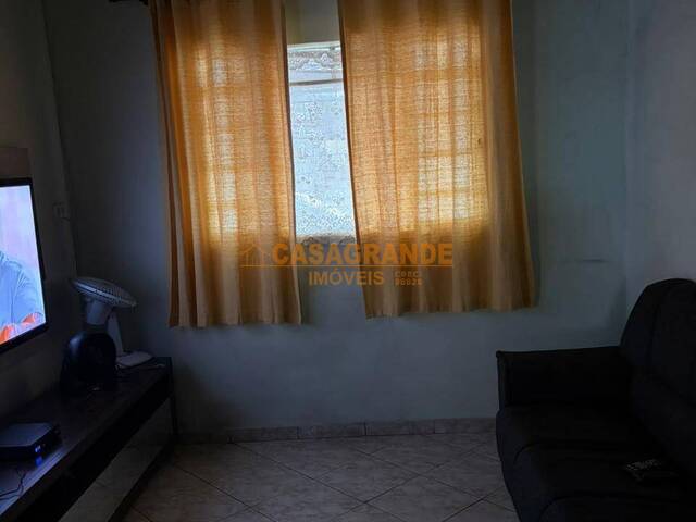 Casa para Venda em São José dos Campos - 5
