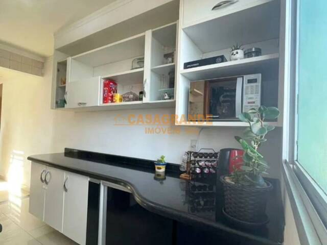 Apartamento para Venda em São José dos Campos - 4