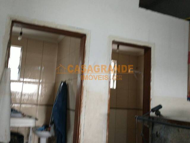 Casa para Venda em São José dos Campos - 4