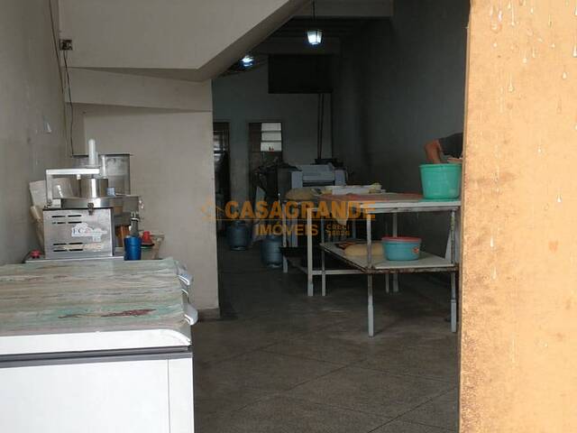 Casa para Venda em São José dos Campos - 5