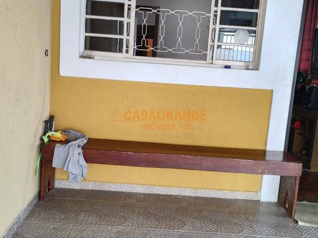 Casa para Venda em São José dos Campos - 4