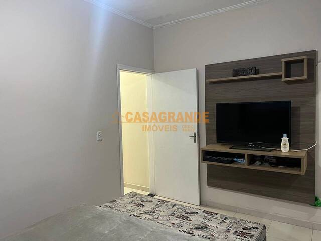 Casa para Venda em São José dos Campos - 5