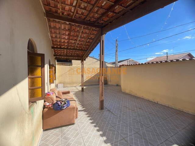 Casa para Venda em São José dos Campos - 4