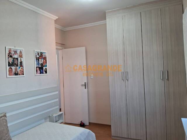 Apartamento para Venda em São José dos Campos - 4