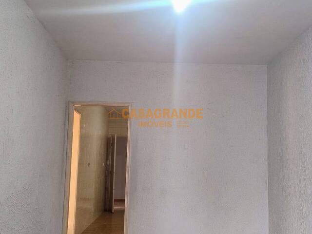 #13715 - Casa para Venda em Jacareí - SP - 3