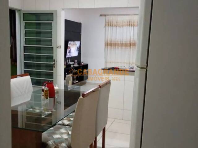 Casa para Venda em São José dos Campos - 5