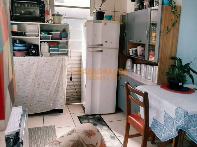 Casa para Venda em São José dos Campos - 4