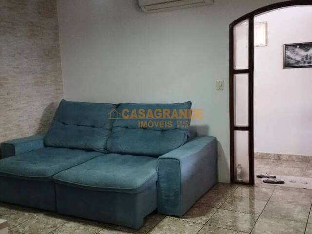 Casa para Venda em São José dos Campos - 4