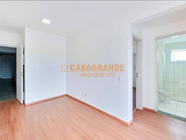 Apartamento para Venda em Jacareí - 5