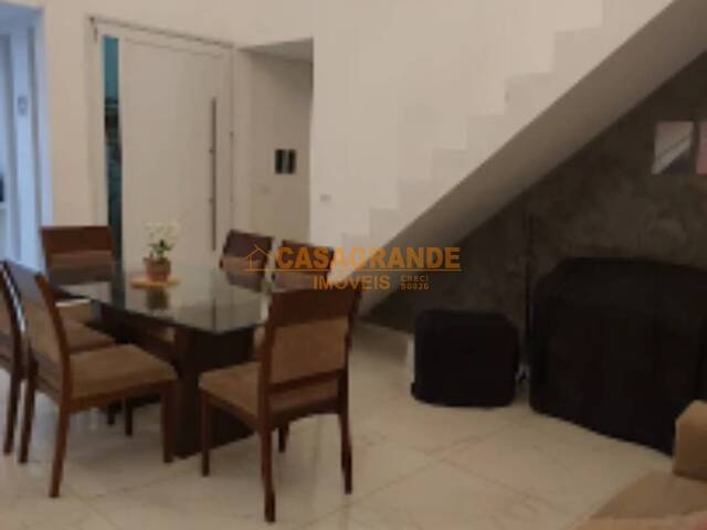 Casa para Venda em São José dos Campos - 4