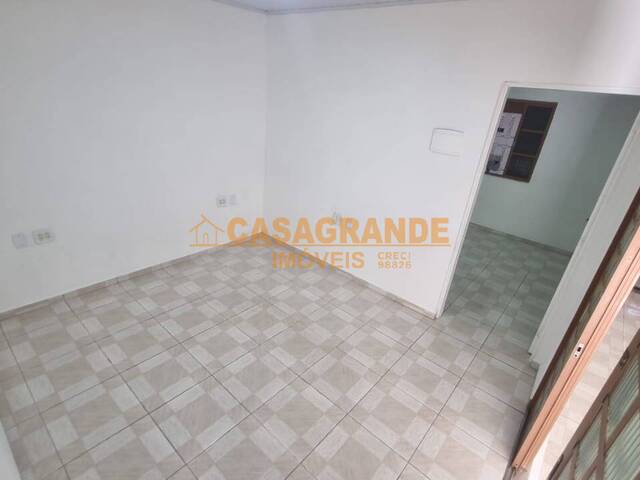 Casa para Venda em São José dos Campos - 4