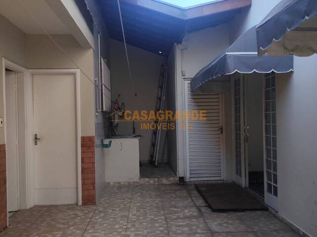 Casa para Venda em São José dos Campos - 4